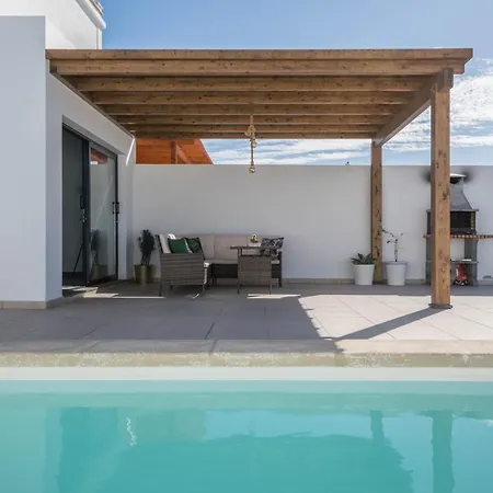 Holiday home Esmeralda *