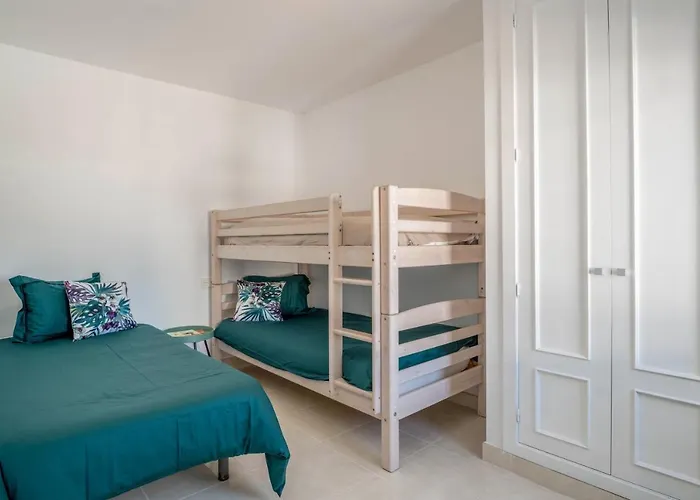 Semesterbostad Esmeralda *